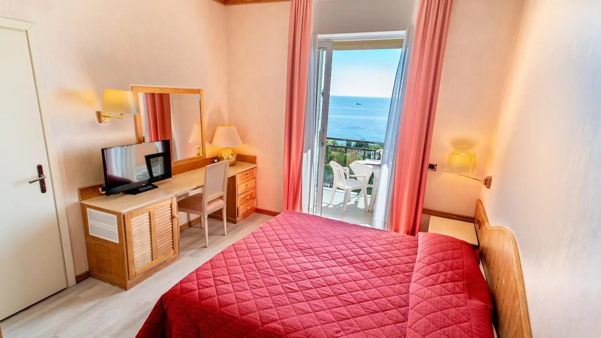 Bobby Executive Hotel Sanremo 3*,  Italy
